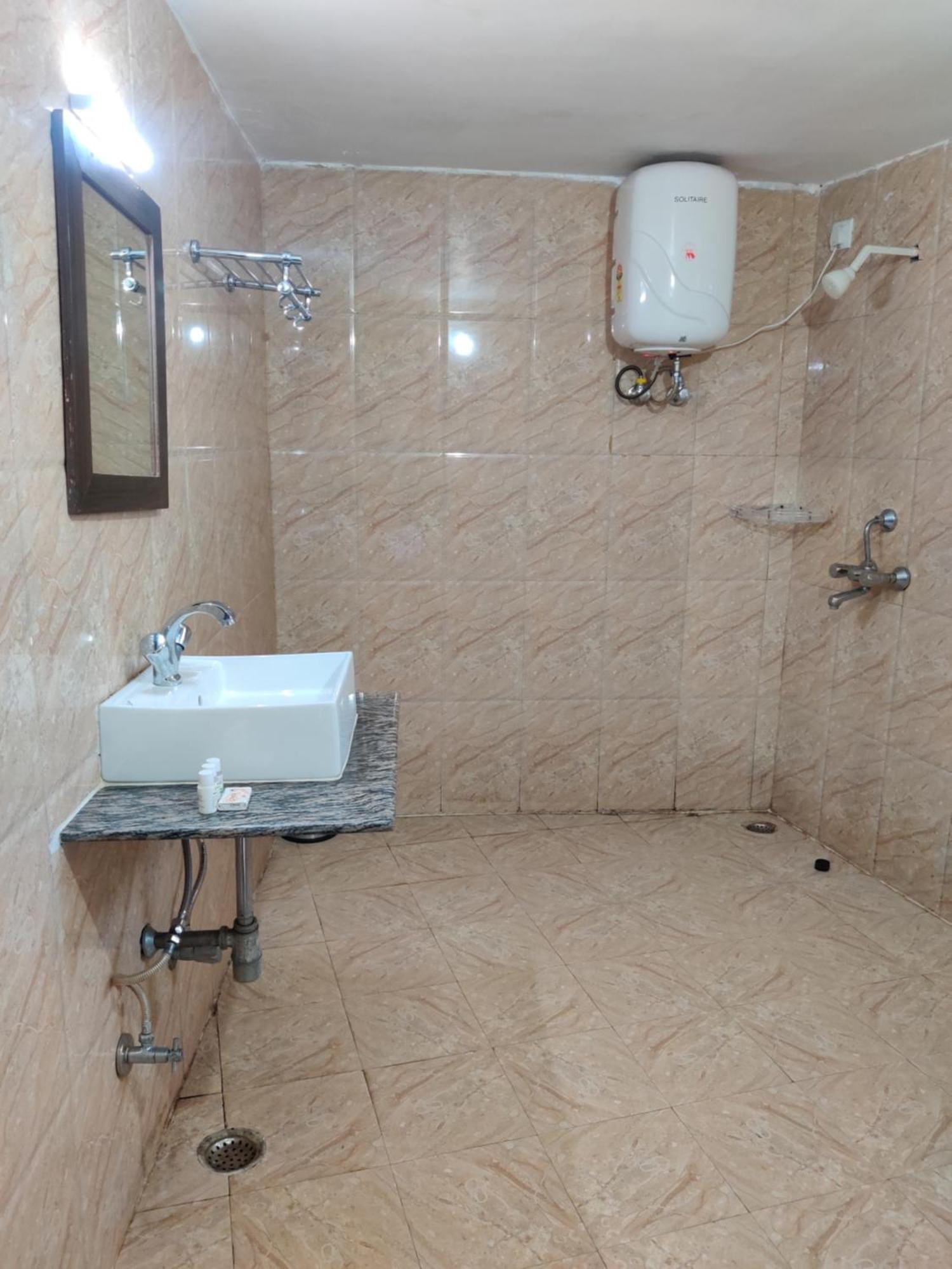 Kunwar Residency Hotel Rishīkesh Kamer foto